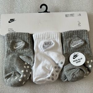 Nike Baby Socks non-slip lightweight 3 pairs size 12-24 months